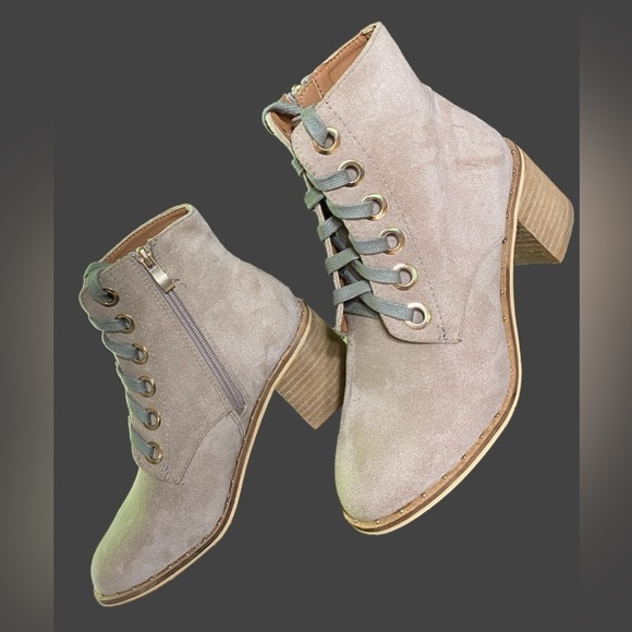 Beast boot from Buckle. Taupe color w/coppery gold detail 2.5” heel. size 6 NWOB - Picture 5 of 16